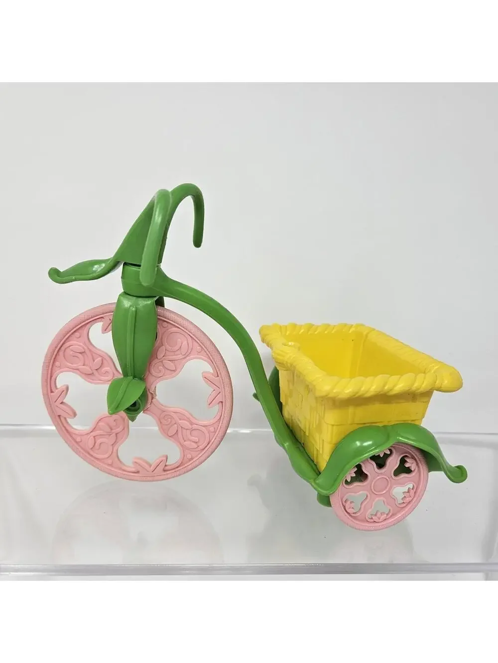 2 Vntg Kenner Strawberry Shortcake Berry Cycle Tricycles 1 With Seat, 1 Without